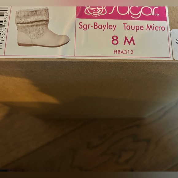 Sugar Cream Color Woman’s Suede Ankle Boots with Knit Cuff Like New! Size 8M - Picture 9 of 9